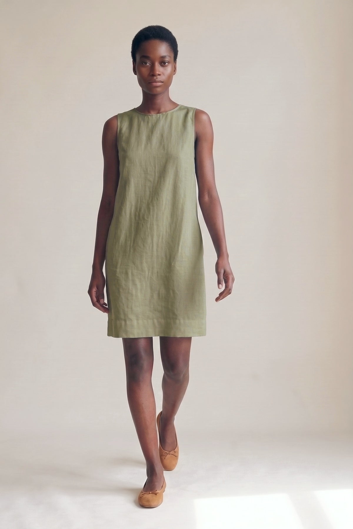 Vestido Alice Linho Puro Verde Militar — Andando