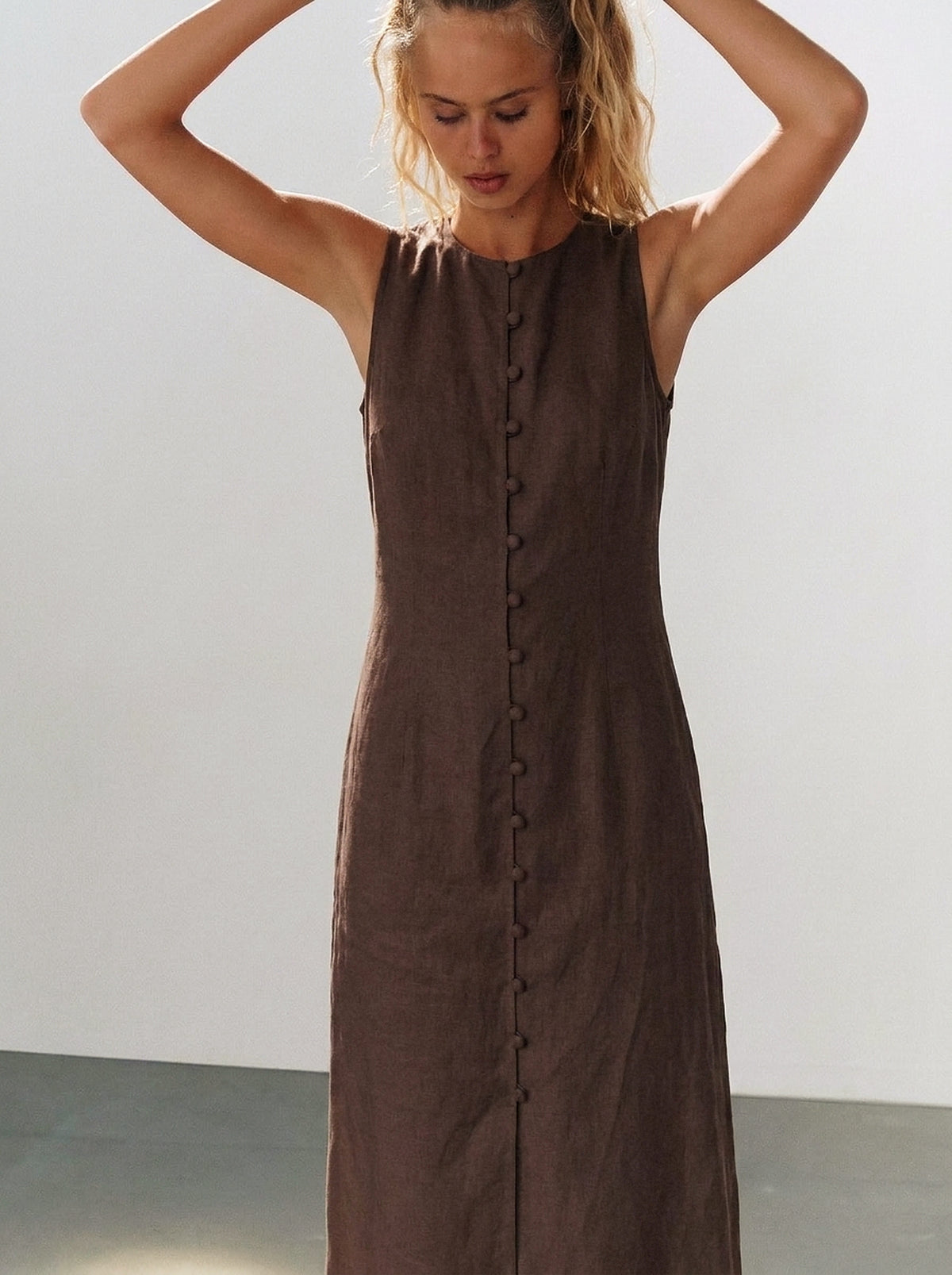 Vestido Midi Carol Chocolate — Estúdio Close