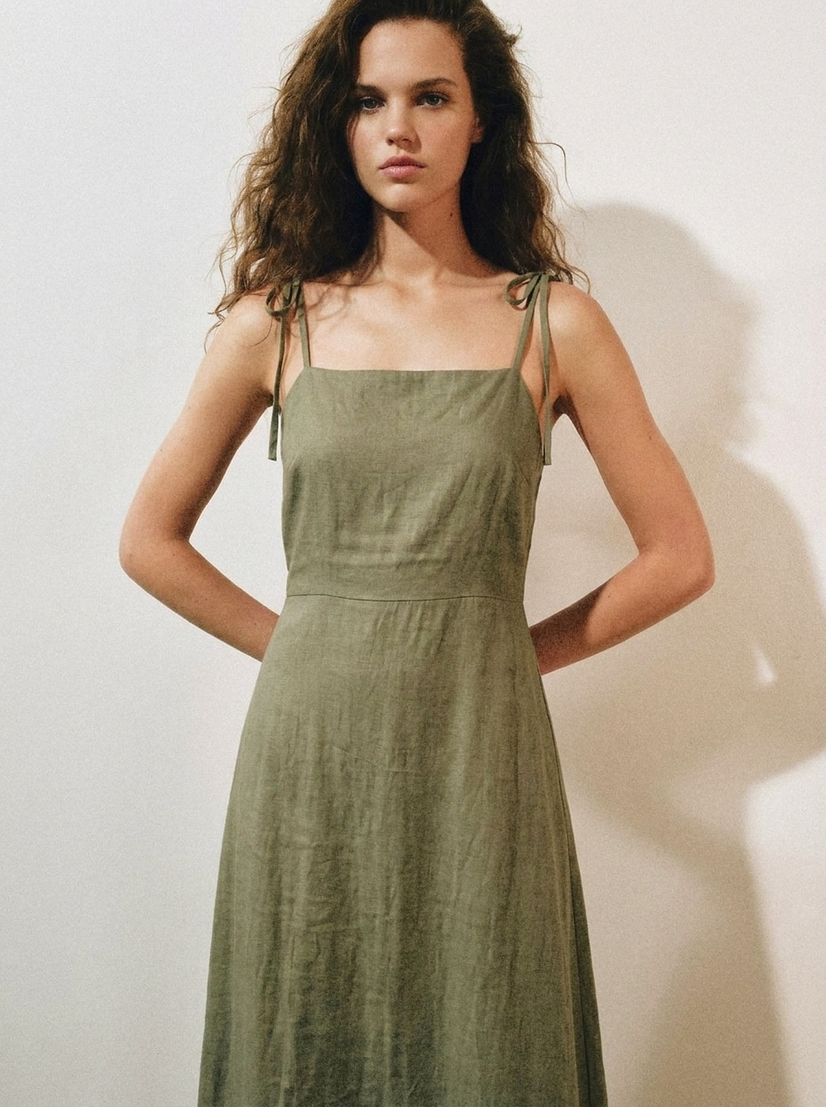 Vestido Dália Verde Militar — Estúdio Close