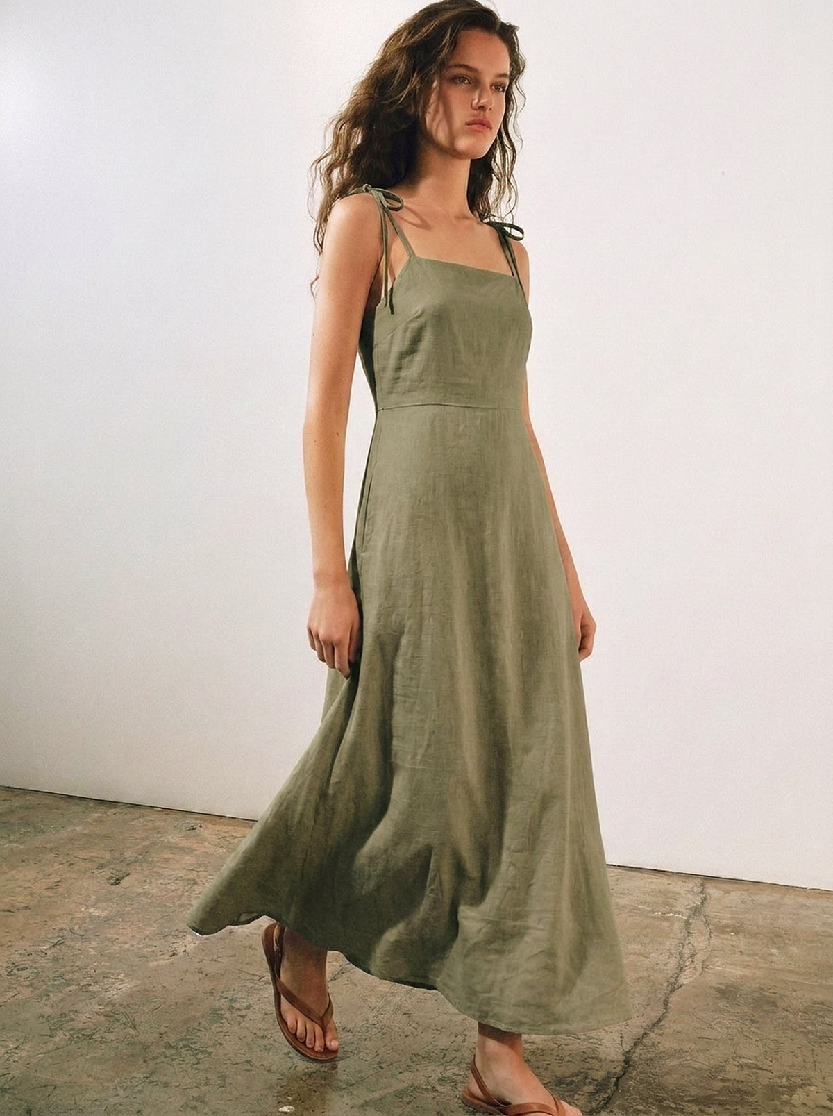 Vestido Dália Verde Militar — Estúdio Andando