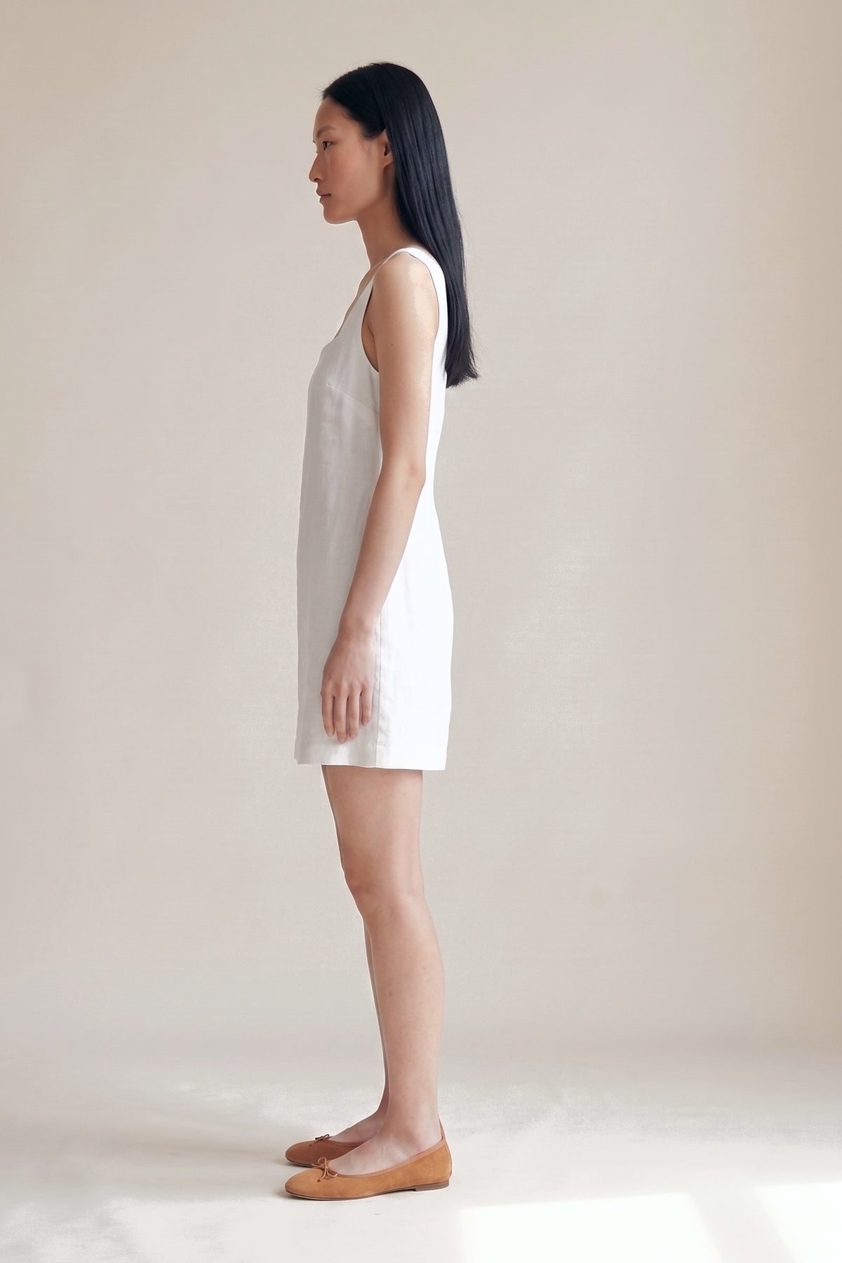 Vestido Laura Linho Puro Branco — Perfil #Cor_Branco