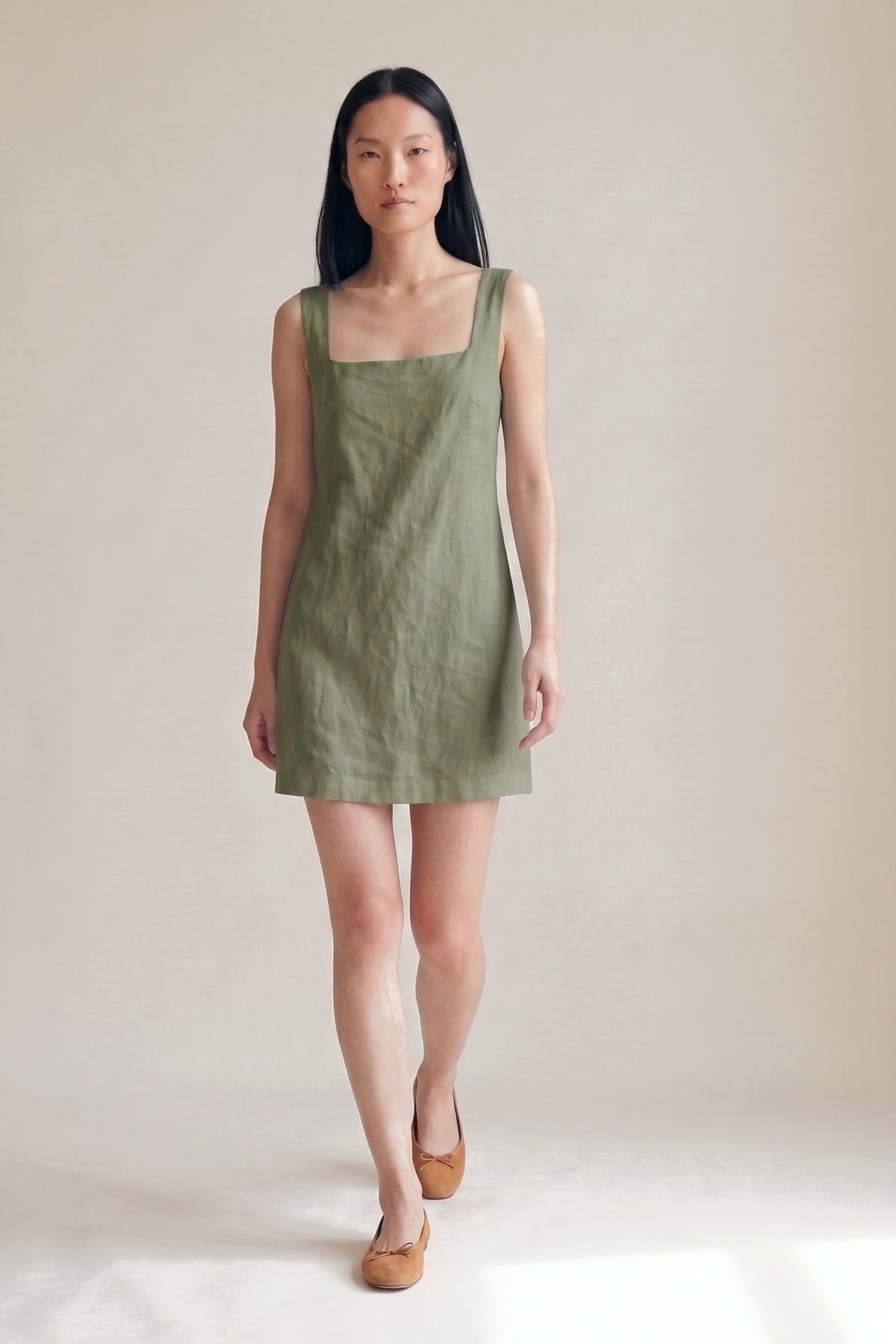 Vestido Laura Linho Puro Verde Militar — Andando #Cor_Verde Militar